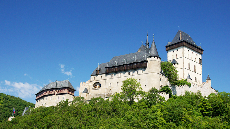 Готический замок Карлштейн был основан в 1348 году