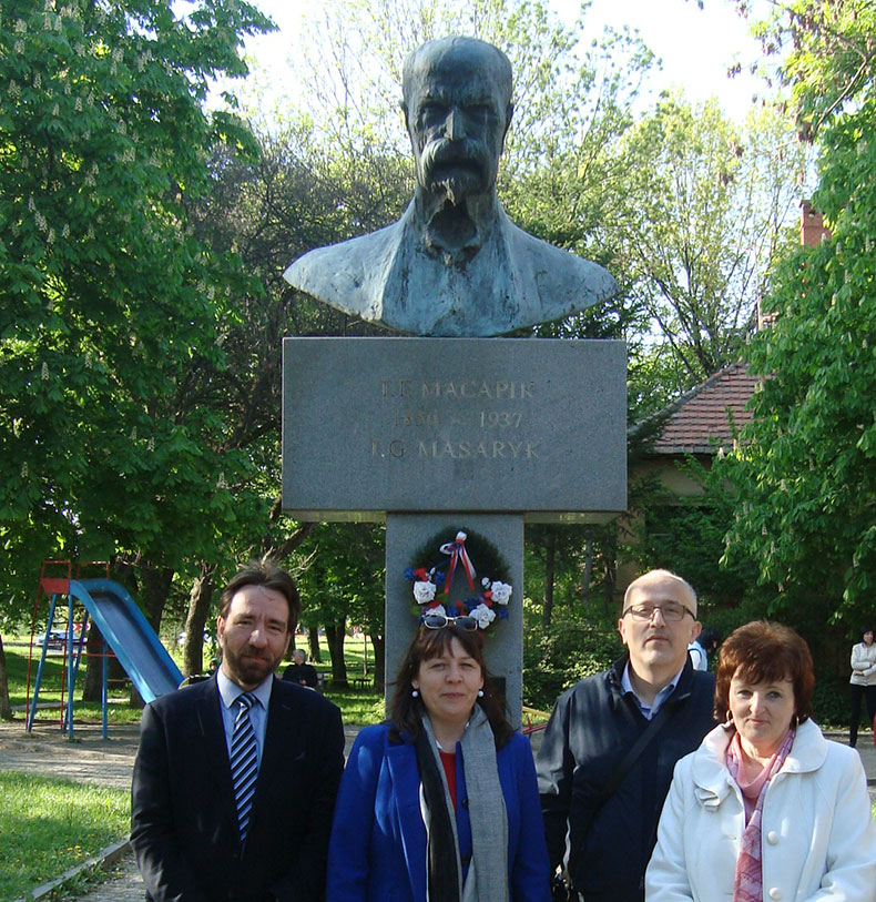 Памятник Т.Г. Масарику - первому президенту Чехословакии в Ужгороде