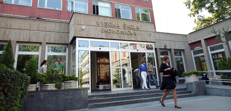 Пражская Высшая школа экономики (VŠE) традиционно проводит пробные вступительные экзамены