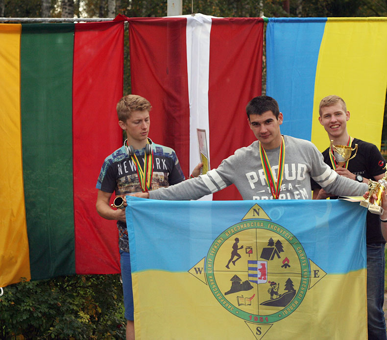 Евгений Захаров стал победителем и призёром международных соревнований по скалолазанию